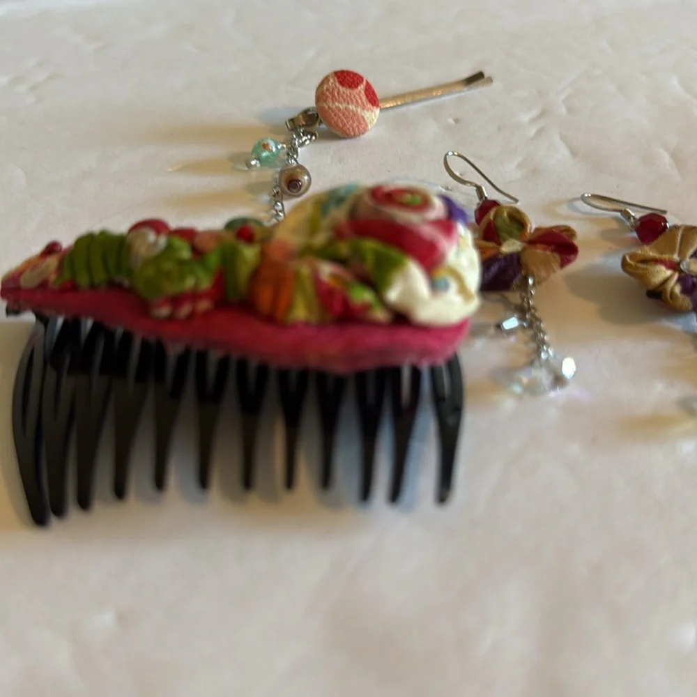 Bundle Of Japanese Hair Accessories and earrings Handmade - Picture 8 of 8